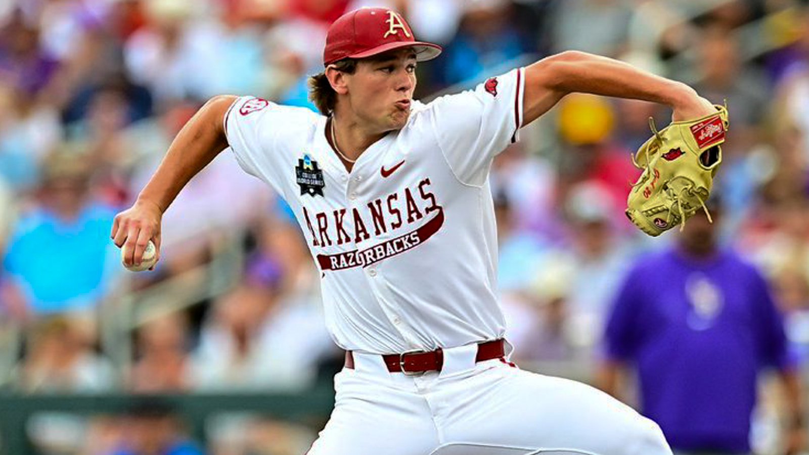 Razorbacks reliever Gabe Gaeckle delivers a pitch against LSU