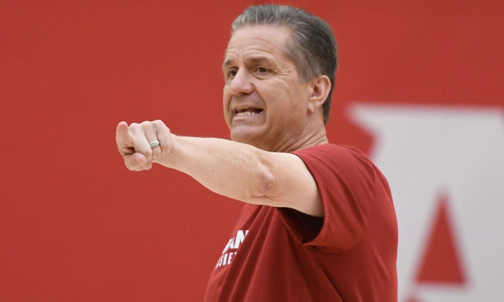 Arkansas Razorbacks coach John Calipari directing a practice