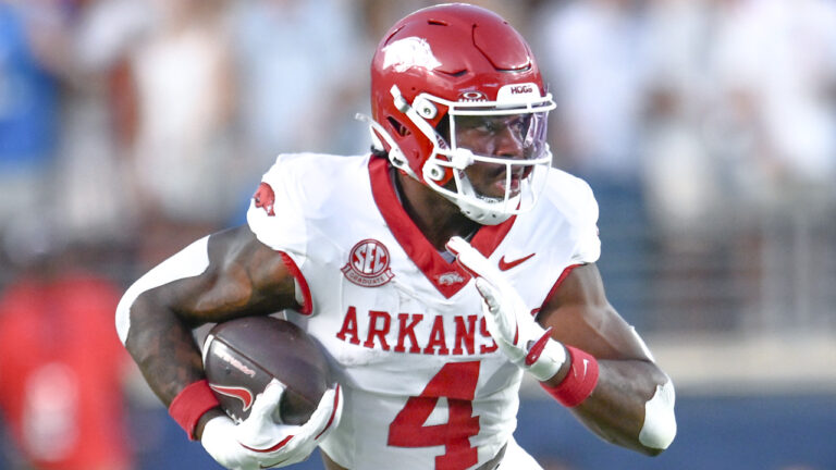 Arkansas Razorbacks running back Mike Washington against the Ole Miss Rebels
