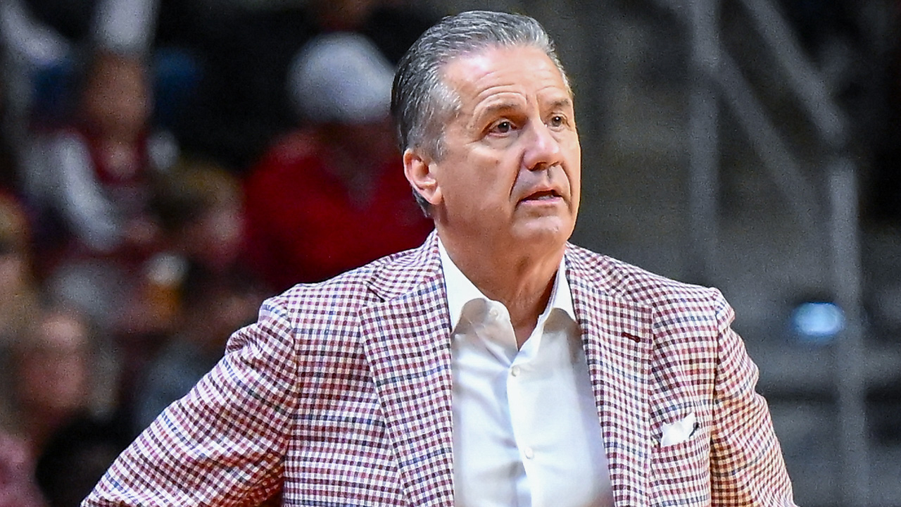 Arkansas Razorbacks coach John Calipari on the sidelines against the Fresno State Bulldogs
