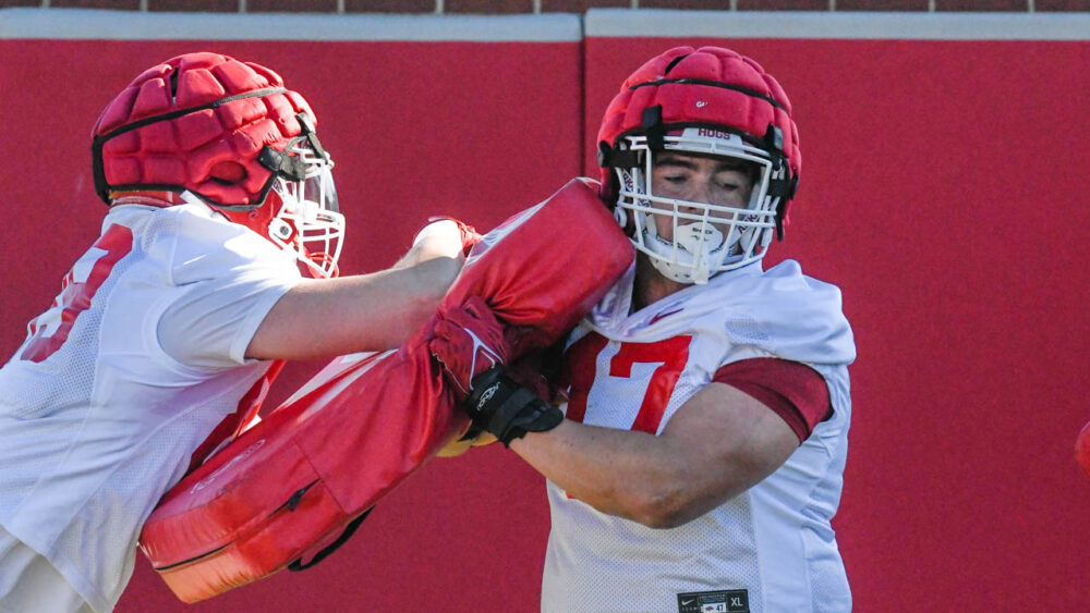 Arkansas Razorbacks tight end during practice drills at spring practice in 2025.