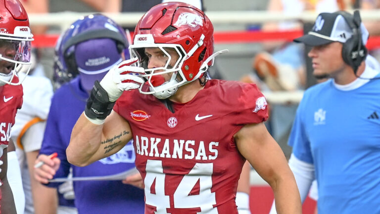 Arkansas Razorback linebacker Ben Bogle during game against North Alabama