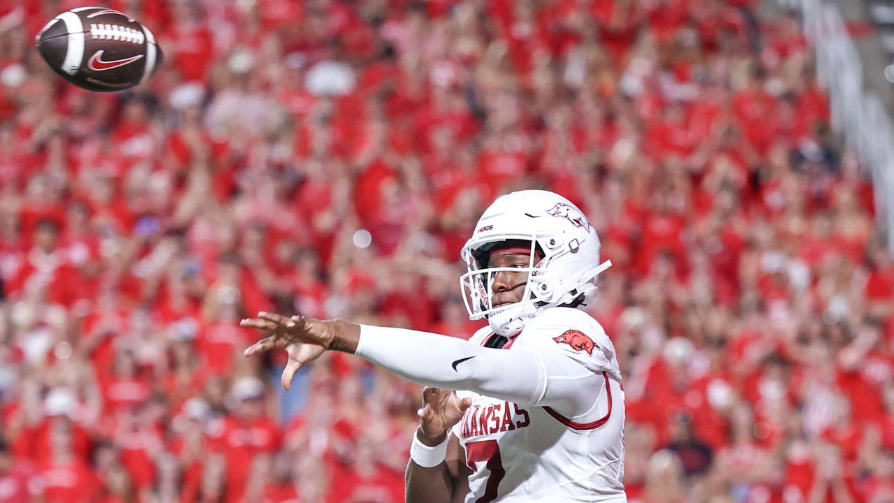 Arkansas Razorbacks quarterback KJ Jackson during game against the Utah Utes.