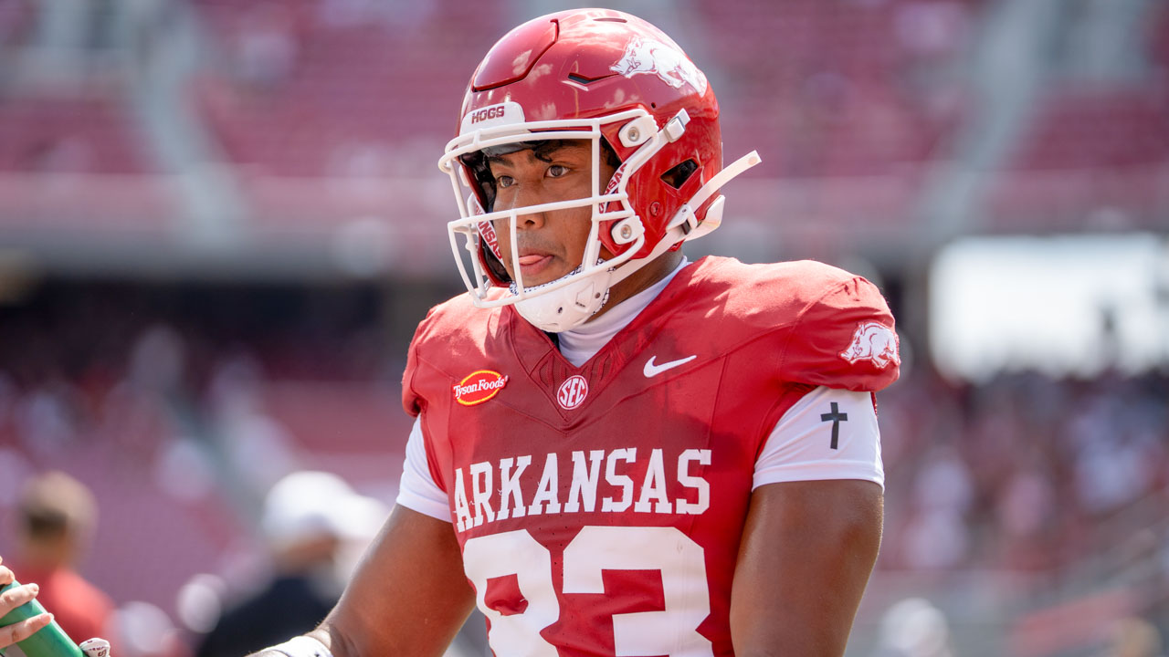 Arkansas Razorbacks tight end Jaden Platt during game against North Alabama at Razorback Stadium