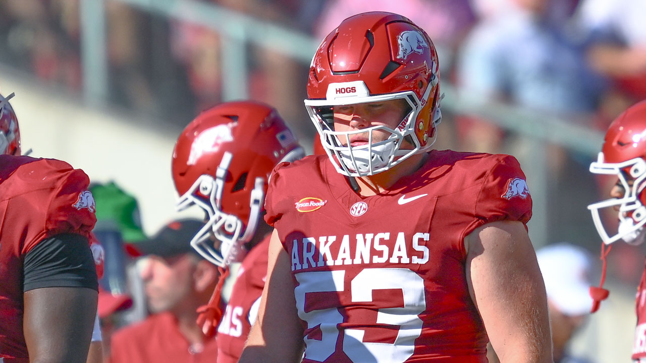 Arkansas Razorbacks center Kash Courtney during game against the Tennessee Volunteers at Razorback Stadium