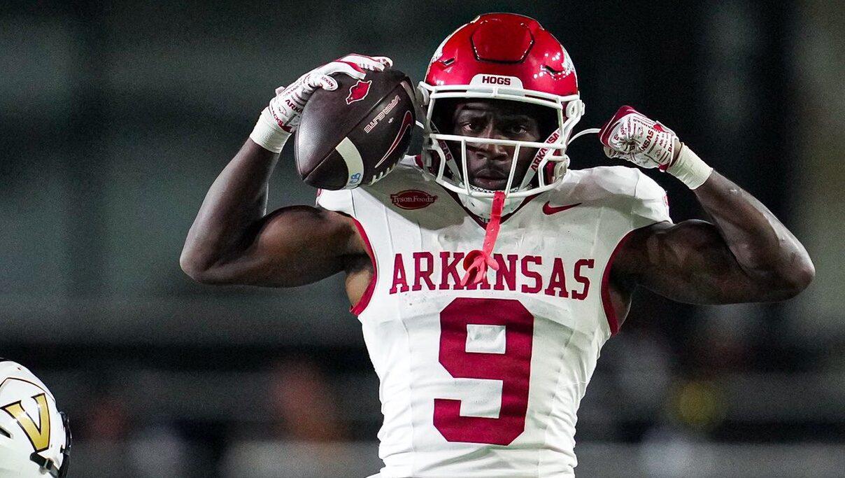 Arkansas Razorbacks defensive end Charlie Collins during game against the Vanderbilt Commodores